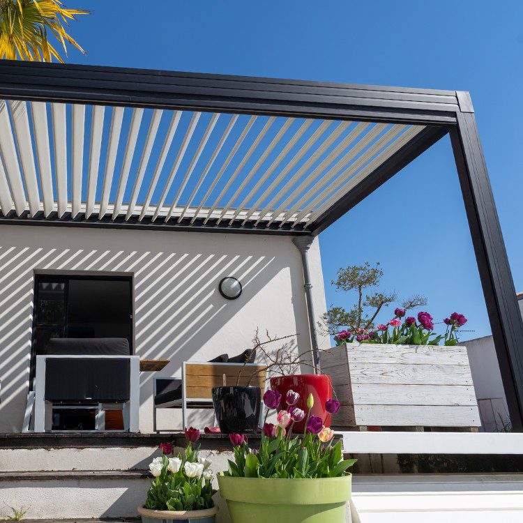 Shades and awnings in Frisco, TX Shades and awnings in Frisco, TX