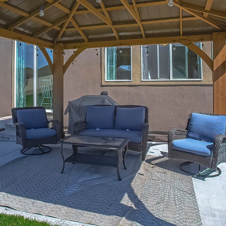 Shades and awnings in Frisco, TX Shades and awnings in Frisco, TX